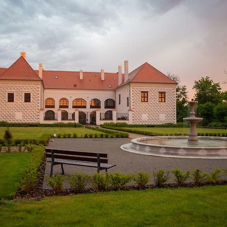 Hotel Zamek Valec Vladislav Exteriör bild