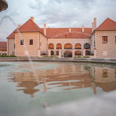 Hotel Zamek Valec Vladislav Exteriör bild