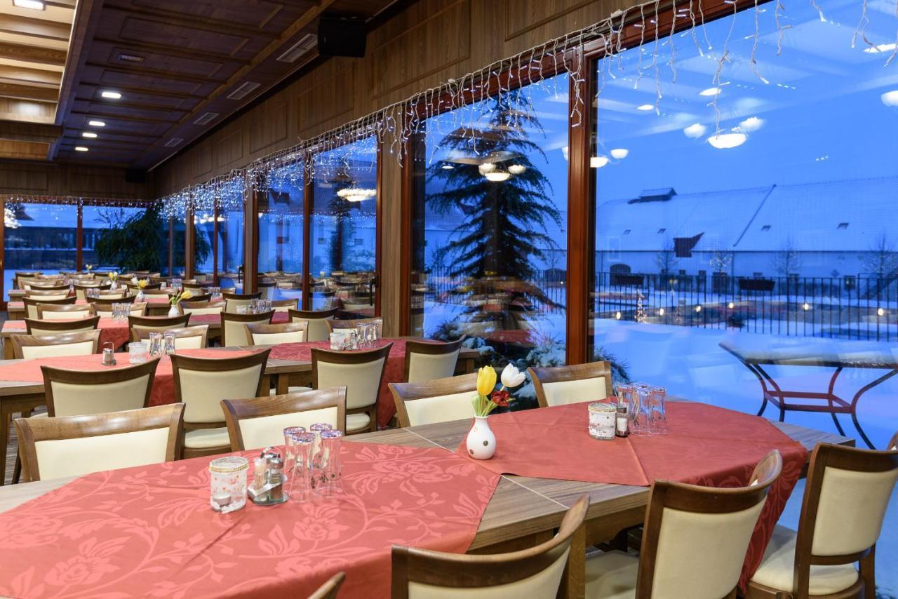 Hotel Zamek Valec Vladislav Exteriör bild